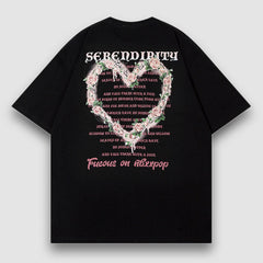 Camiseta estampada con estampado de flores y corazones