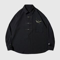 Hemden mit massiven Metallknöpfen