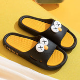 Toboganes de piscina con ojos divertidos