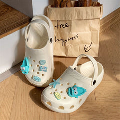 Lustiger Gartenclog mit Hai-Motiv