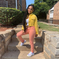 Chaqueta corta vaquera con bordes sin rematar