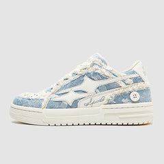 Zapatos de skate con borde sin rematar y decoración de botones