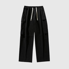 Einfarbige Cargohose mit mehreren Taschen und Patches