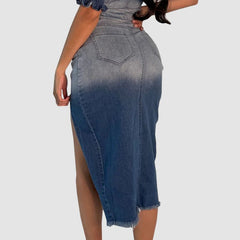 Geschlitzte, figurbetonte, elastische Röcke