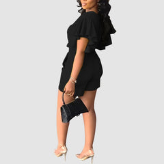 Conjunto de top corto con cuello en V y pantalones cortos con volantes