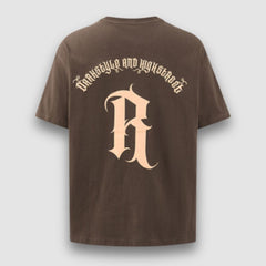 Camiseta con estampado de letras sencillas