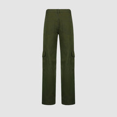 Cargohose mit aufgemaltem Taschenaufnäher-Design