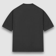 Camiseta estampada con letras de grafiti