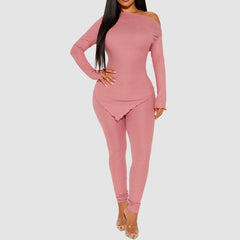 Conjunto de top con diseño de volantes y pantalón ajustado