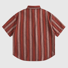 Klassisches gestreiftes Hemd