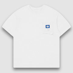 Camiseta sencilla con bolsillo irregular