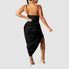 Vestido plisado con tirantes finos y cordón ajustable