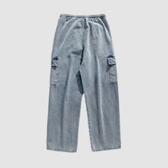 Vaqueros cargo con diseño de patchwork y bolsillos