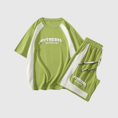 Conjuntos de camisetas deportivas en contraste