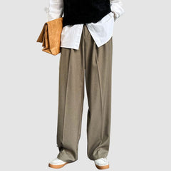 Pantalones anchos estilo Old Money