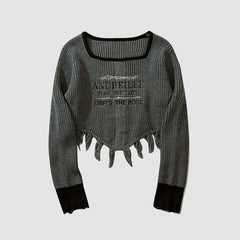 Kurzer Pullover mit quadratischem Ausschnitt, Buchstabenstickerei, unregelmäßigem Saum und Quaste