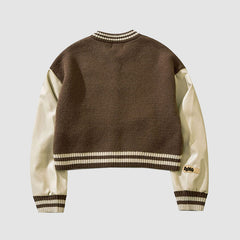 Chaqueta universitaria corta con parches y mangas de PU