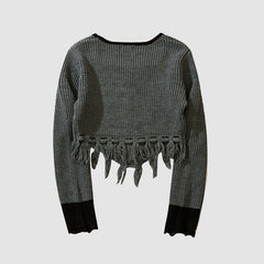 Kurzer Pullover mit quadratischem Ausschnitt, Buchstabenstickerei, unregelmäßigem Saum und Quaste