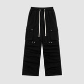 Plissierte Cargohose mit mehreren aufgesetzten Taschen