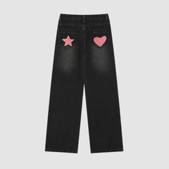 Jeans con diseño bordado de letras y estrellas