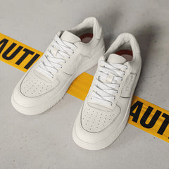 Zapatillas de skate blancas de verano para hombre, versátiles y modernas.