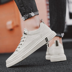 Zapatillas deportivas blancas de moda para hombre, de primavera y estilo salvaje.