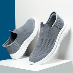 Versatile Men's Slip-on Soft Bottom Breathable Sneakers