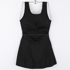 Badeanzug mit faltbarem Schlitz und verdrehter Brustpartie