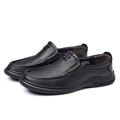 Herrenschuhe aus echtem Leder mit einem Pedal und weichem Schaffell