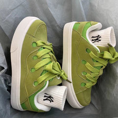 Innovative flache Street Shooting-Sneaker im Herrenstil