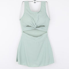 Badeanzug mit faltbarem Schlitz und verdrehter Brustpartie