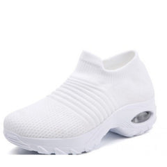 Mom-Sandalen mit Luftpolstern, die die Sockenhöhe erhöhen