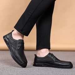 Zapatos casuales de piel de oveja suave con punta redonda y cordones transpirables para hombre