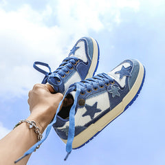 Zapatillas deportivas modernas con estampado de estrellas de mezclilla lavada para hombre