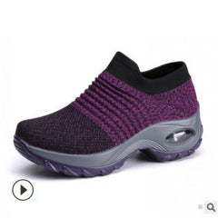 Mom-Sandalen mit Luftpolstern, die die Sockenhöhe erhöhen