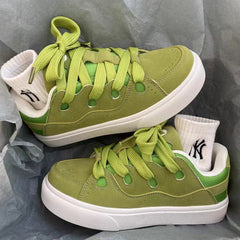 Innovative flache Street Shooting-Sneaker im Herrenstil