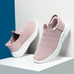 Versatile Men's Slip-on Soft Bottom Breathable Sneakers
