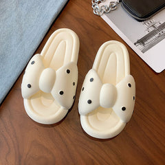 Sandalias con forma de lazo de lunares