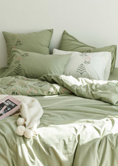Embroidered Bedding Set - Green