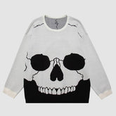 Schrecklicher Pullover mit Totenkopf-Print