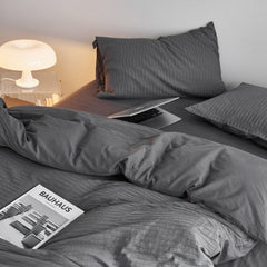 Minimal Jacquard Bedding Set - Black Gray