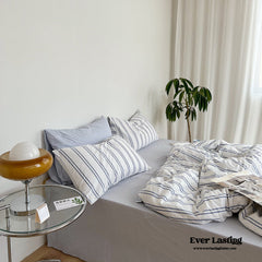 Minimal Stripe Bedding Set - Blue