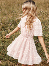 Vestido de lunares rosas de manga corta con cintura alta