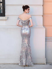 Vestido de banquete con cola de pez y cuentas