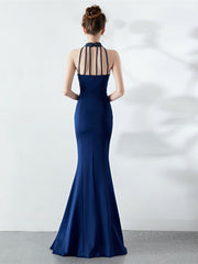 Vestido de noche largo estilo halter