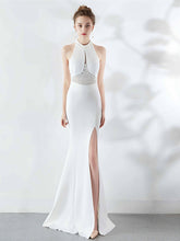 Vestido de noche largo estilo halter