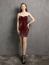 Vestido de noche corto con tirantes