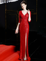 Elegante vestido de noche de manga larga