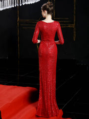Elegante vestido de noche de manga larga