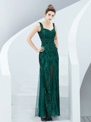 Langes Abendkleid mit Pailletten-Hosenträgern